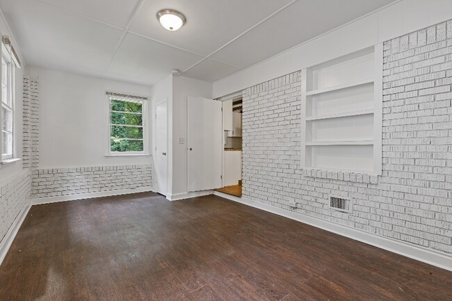 Foto del edificio - 1982 Rena Cir SW