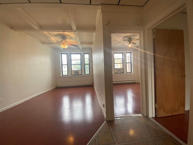 Building Photo - 106 Baldwin Ave