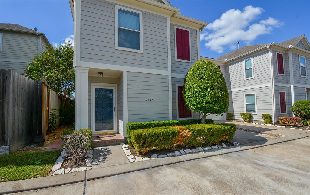 Foto principal - 2710 Woodridge Manor Dr