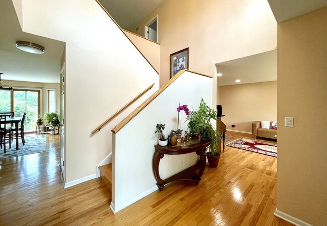 Building Photo - 450 Foxford Dr