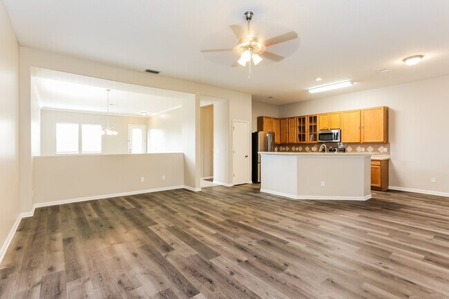 Building Photo - 1208 Dawn Light Rd