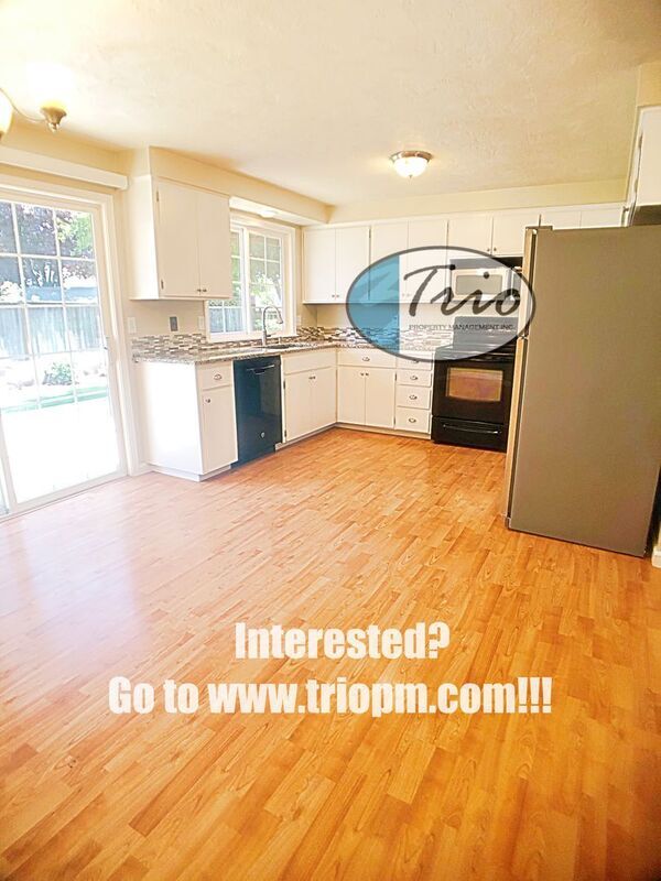 Foto del edificio - 3323 Honeywood St