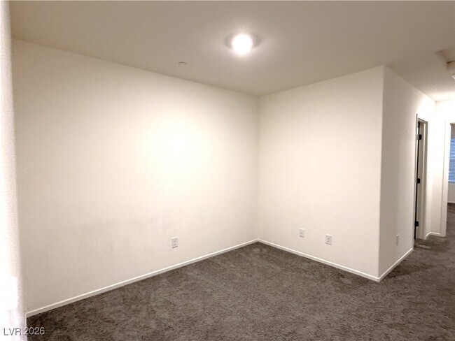 Foto del edificio - 9446 Tranquil Pass Ave