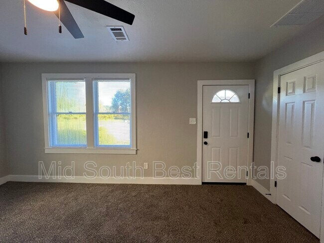 Foto del edificio - 539 Longview Dr