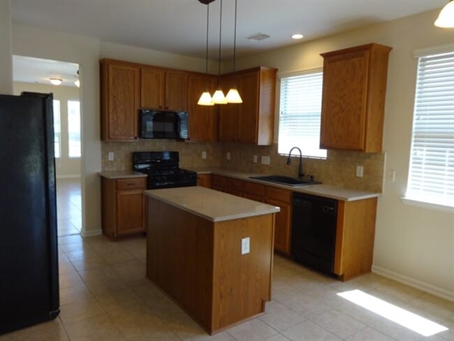 Building Photo - 16927 Jelly Park Stone Dr