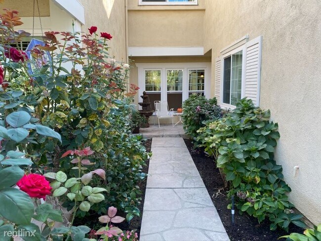 Foto del edificio - 2996 Shadow Brook Ln