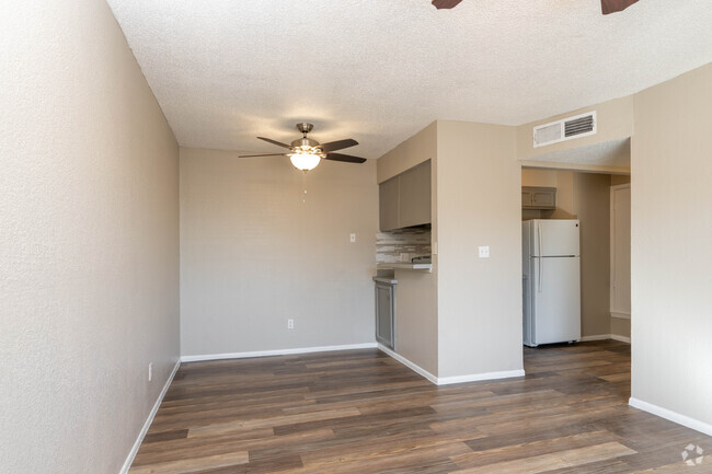 2BR, 1BA - 650SF - Padres Village Apartments