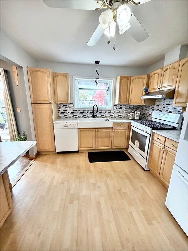 Foto del edificio - 1595 Oregon Trl