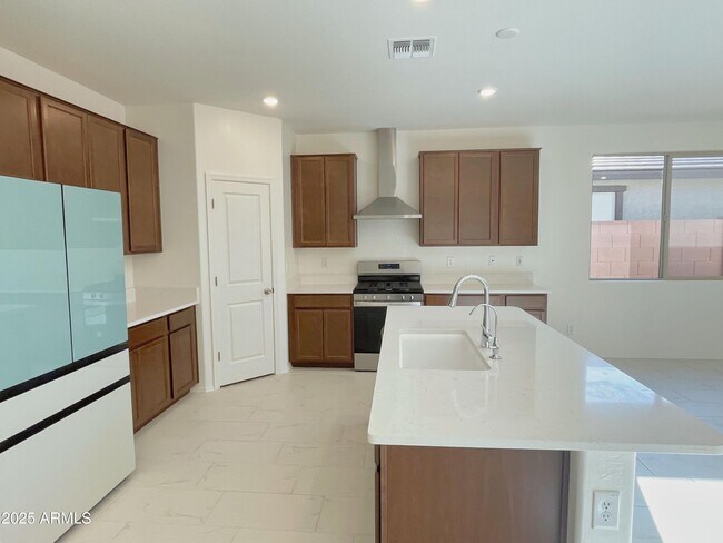 Building Photo - 21133 E Raven Dr