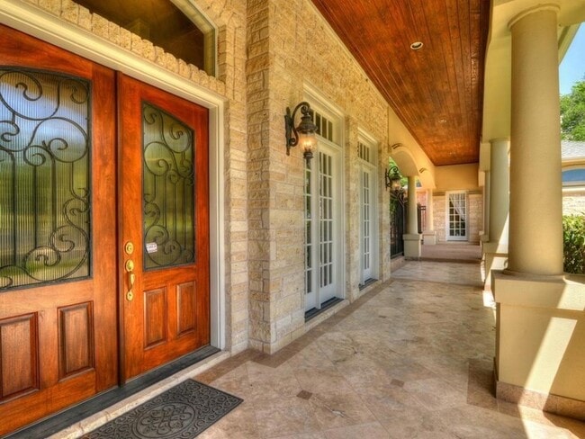 Building Photo - 1722 Canonero Dr