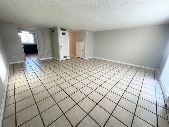 Photo - 4220 Loomis Ave Apartment