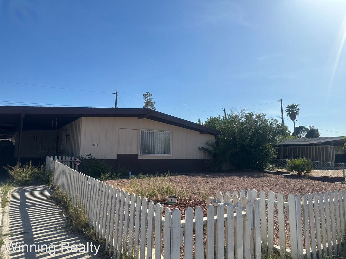 Foto principal - 2 br, 1 bath House - 2313 E McWilliams Ave