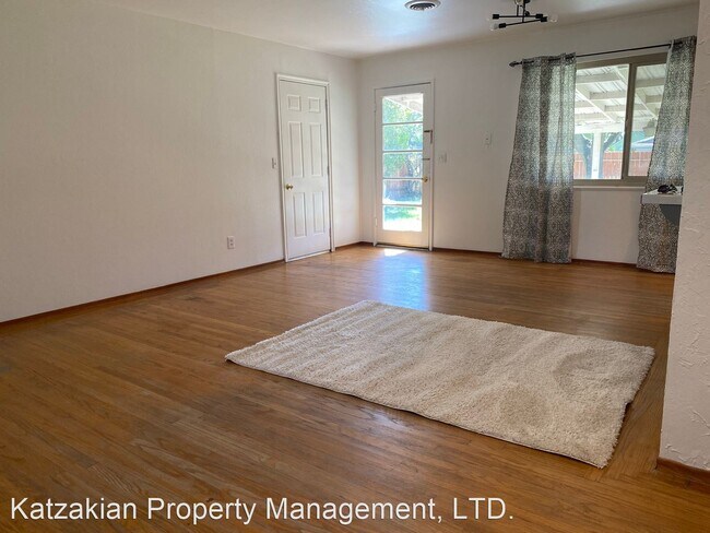 Foto del edificio - 3 br, 1 bath House - 9663 Eisenbeisz Street