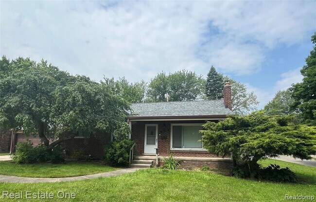 Foto del edificio - 10053 Royal Grand Ave