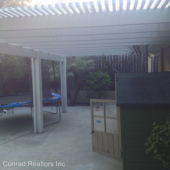 Building Photo - 34165 Camino El Molino