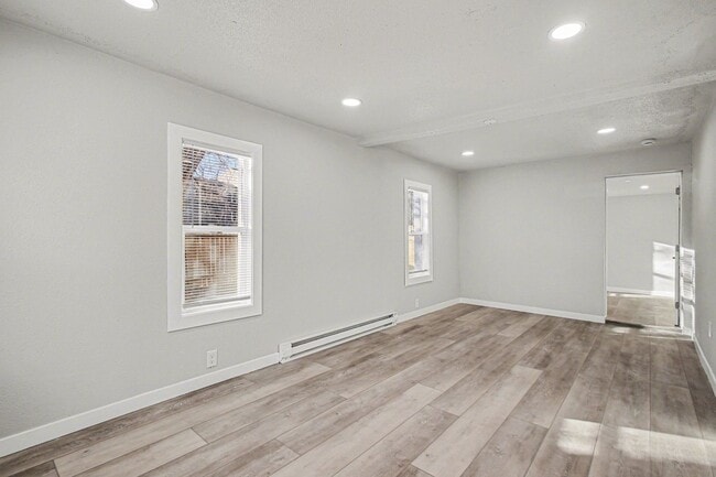 Foto del edificio - 2 Bedroom Single Family Home*Remodeled* Utilities included in rent!