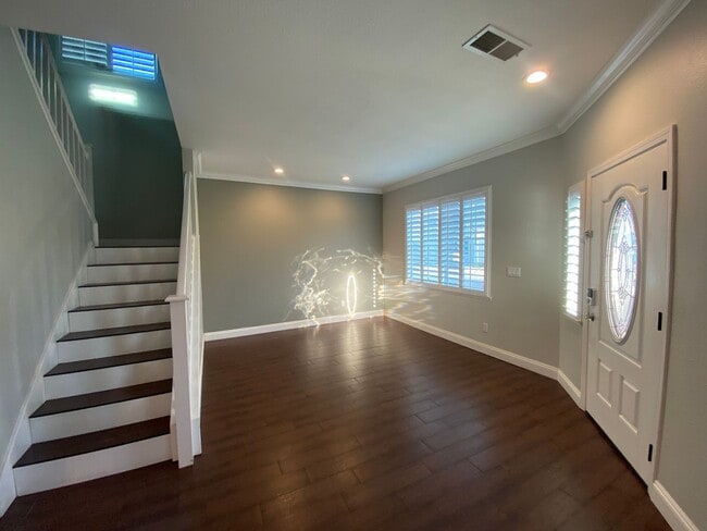 Building Photo - Beautiful Home with Solar!