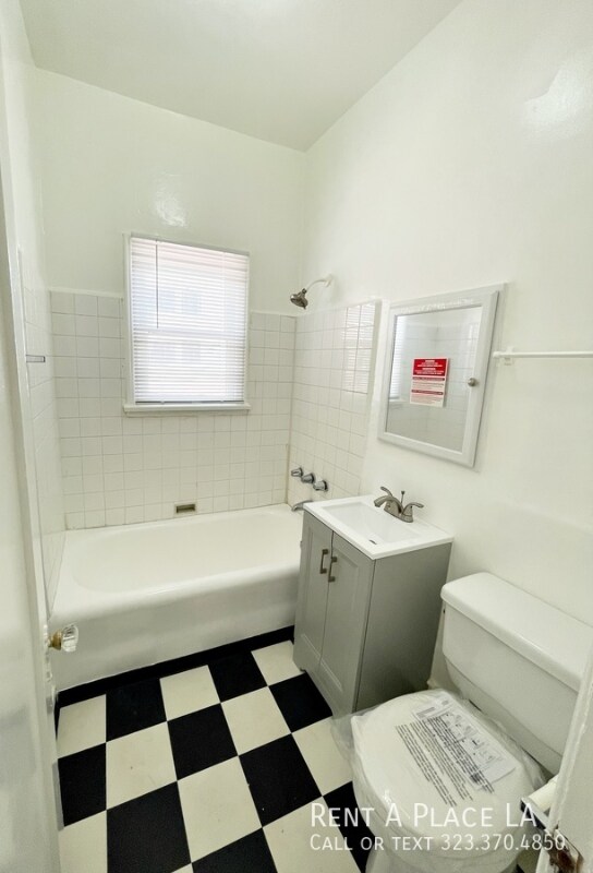 Foto del edificio - 1247 Ingraham St