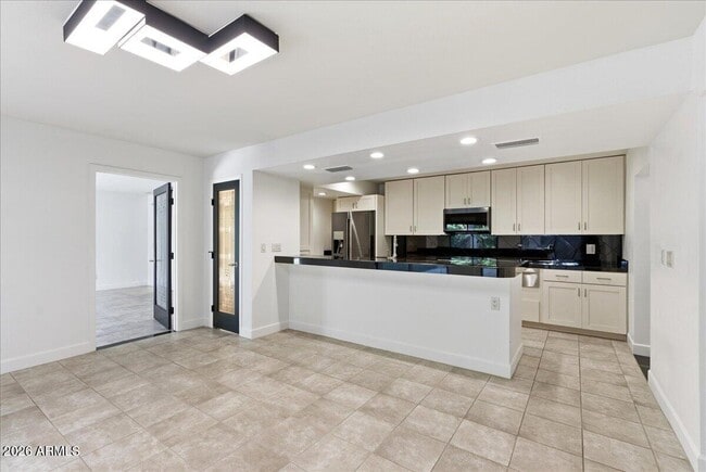 Building Photo - 5309 N 24th Pl