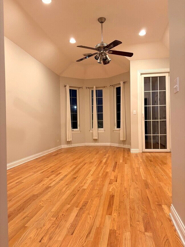 Foto del edificio - 5924 N Milwaukee Ave