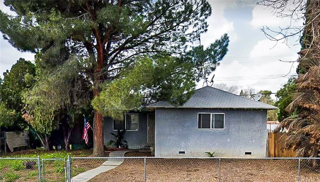 Primary Photo - 404 S Rancho Ave
