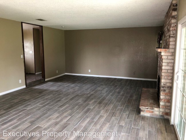 Foto del edificio - 3 br, 2 bath House - 1026 N Buhach Road