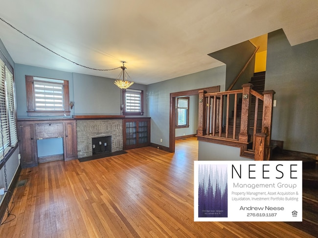 Building Photo - 719 Pearl St