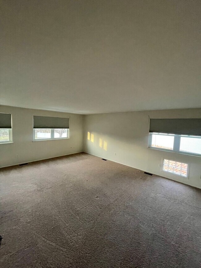 Foto del edificio - 42195 Park Ridge Rd