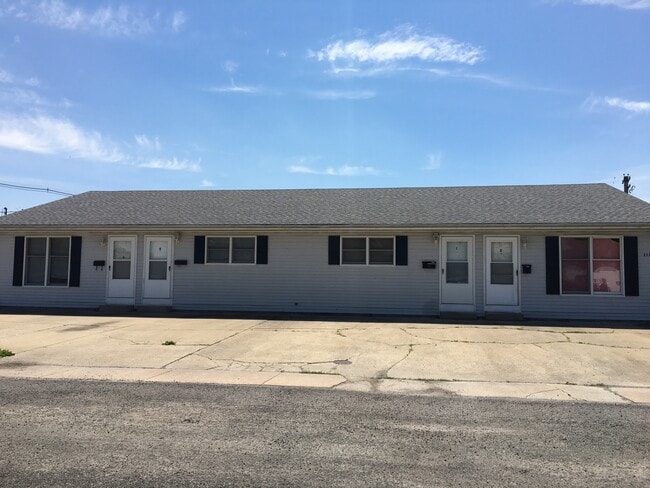 Photo - 111 W Main St Apartments