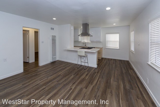 Foto del edificio - 4308 E 4th St