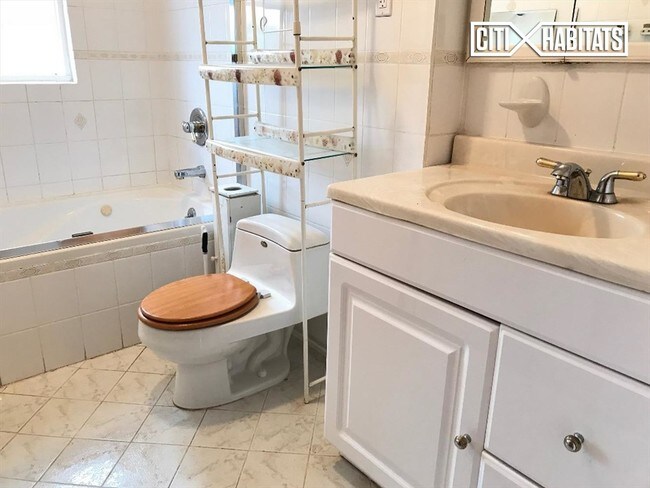 Foto del edificio - 900 Remsen Ave