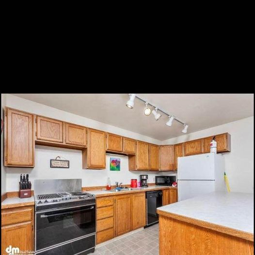 Building Photo - 444 E 15th Ave