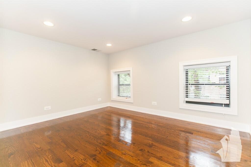 Foto del edificio - 2608 N Racine Ave