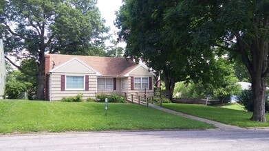 Building Photo - 1915 S 33rd St