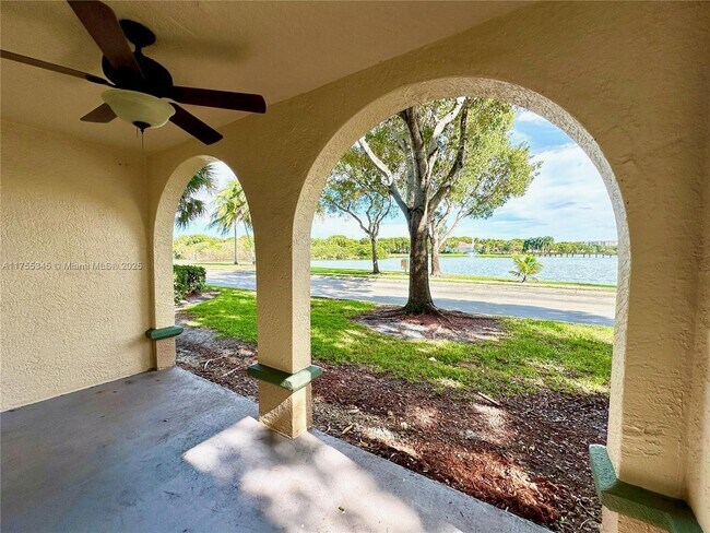 Building Photo - 2549 Centergate Dr