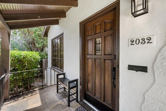 Foto del edificio - (POOL!) 3 bed/2 bath - 1935 Spanish Coloni...