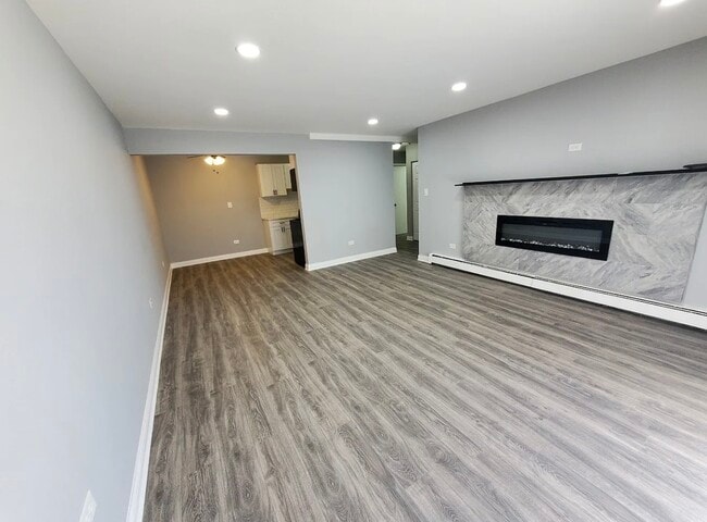 Building Photo - 7S035 W Suffield Ct