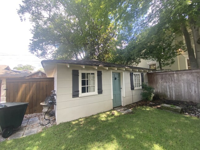 Foto del edificio - SPECIAL 1/2 OFF 2ND FULL MONTH'S RENT! Gor...