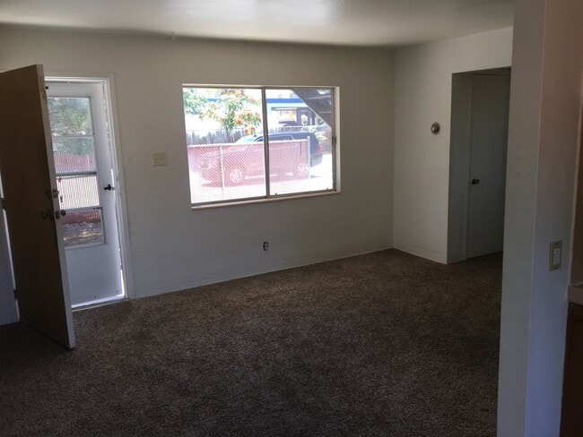 Building Photo - 68 South Wells Avenue Unit 2  / Just Reduced!