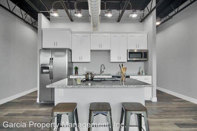 Foto del edificio - 4650 Hampton Ave