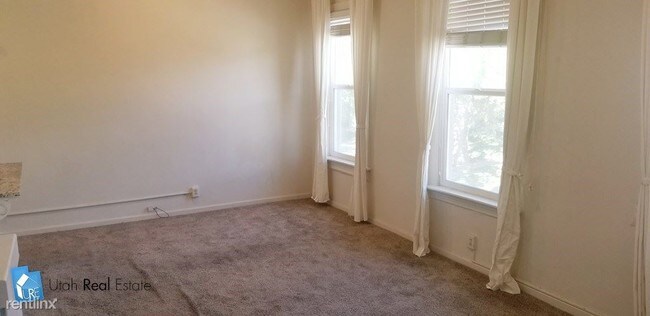 Building Photo - Studio, 1 bath Apartment - Avenues 12 Plex