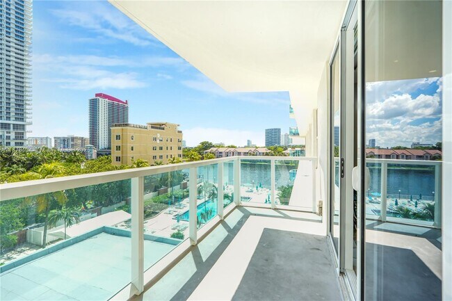 Foto del edificio - 3800 S Ocean Dr