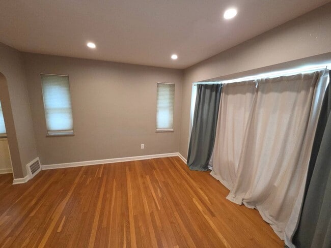 Foto del edificio - 4075 Ellison Rd