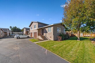 Building Photo - 907 35th Ave Building Photo - 907 35th Ave