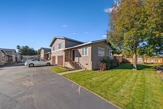 Building Photo - 907 35th Ave