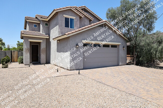 Building Photo - 11862 N 79th Dr
