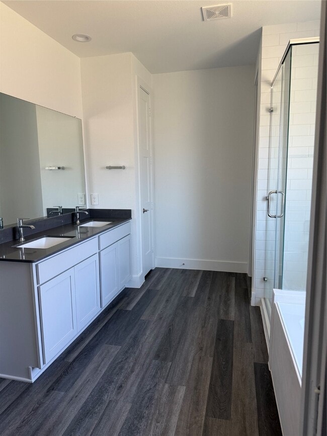 Building Photo - 15228 Tattle Crk Ln