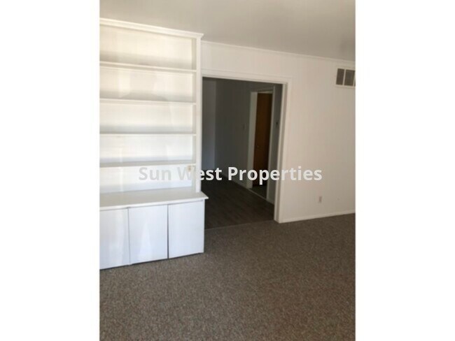 Foto del edificio - 3204 N Dustin Ave