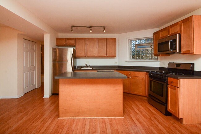 Foto del edificio - 3047 W Logan Blvd