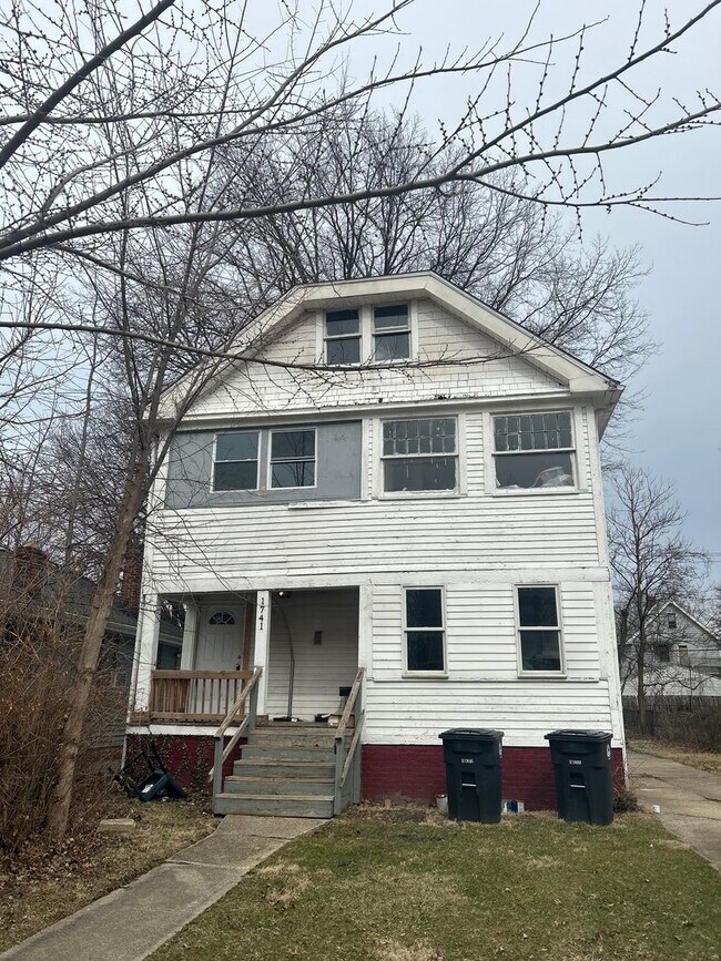 Building Photo - 1741 Wayside Rd